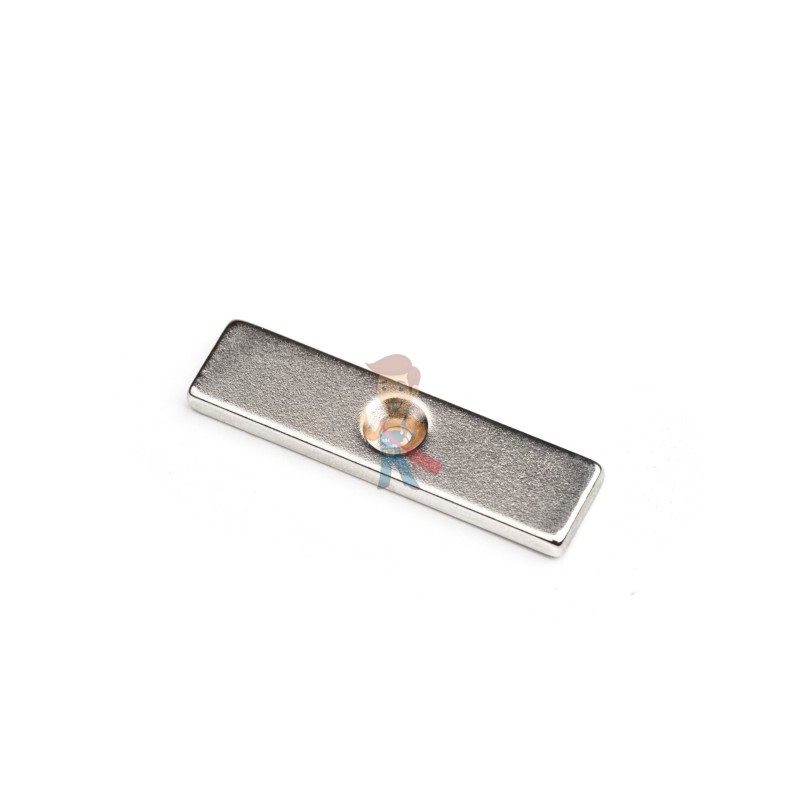 Неодимовый магнит прямоугольник 40х10х3 мм с зенковкой 3/6 мм - фото 1