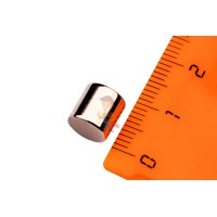 Неодимовый магнит прямоугольник 12х12х3 мм с зенковкой 3.5/6 мм - Неодимовый магнит диск 8х8 мм